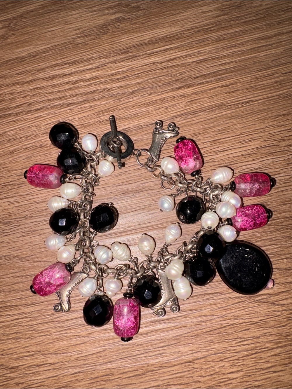 Unbranded Charm Bracelet Womens OS Pink Black Good Pearl Roller Skate Toggle